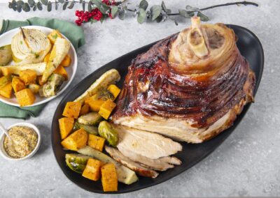 Glasierte Schweineschulter mit Süßkartoffeln